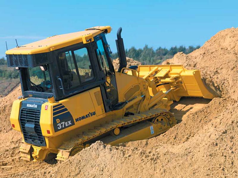 BULDOZER KOMATSU D37 de vanzare