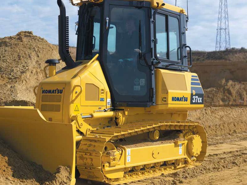 BULDOZERE KOMATSU D37