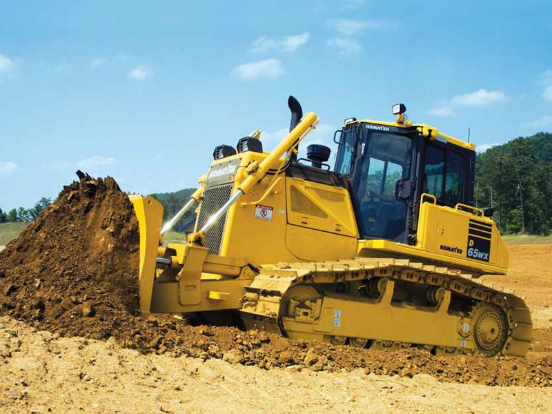 BULDOZER KOMATSU D65 de vanzare