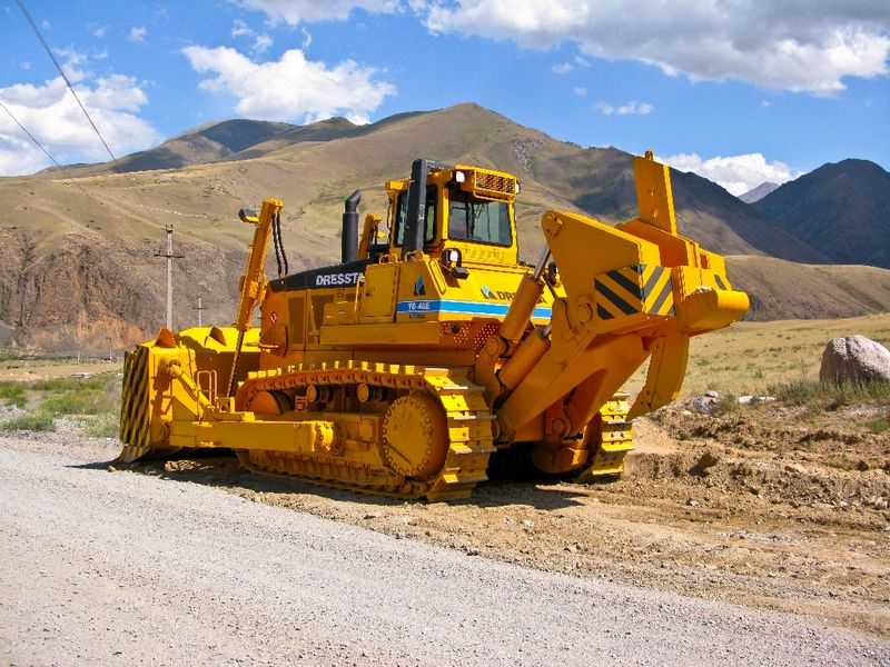 Buldozer Dressta TD-40 dealer