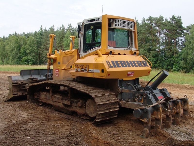 Buldozer Liebherr PR 724 Romania