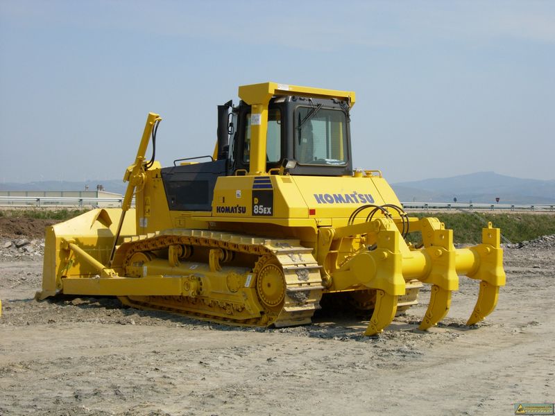 Buldozere Komatsu D85 second hand